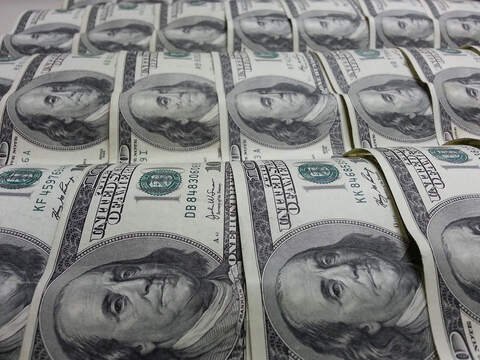 21,9% d'inflation annuelle... et ce n'est pas fini la banque centrale fait tourner la planche à billets en dollars pour représenter une forte inflation