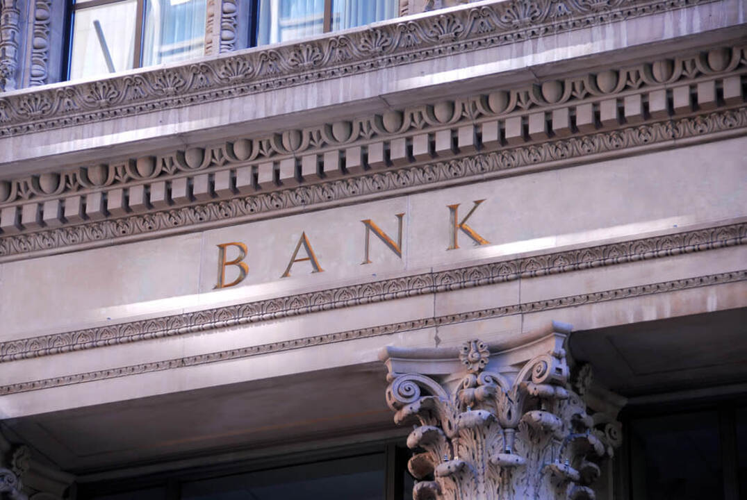 What are the ultra-wealthy investing in? top private banks are advising their wealthy customers to shift their portfolio allocation